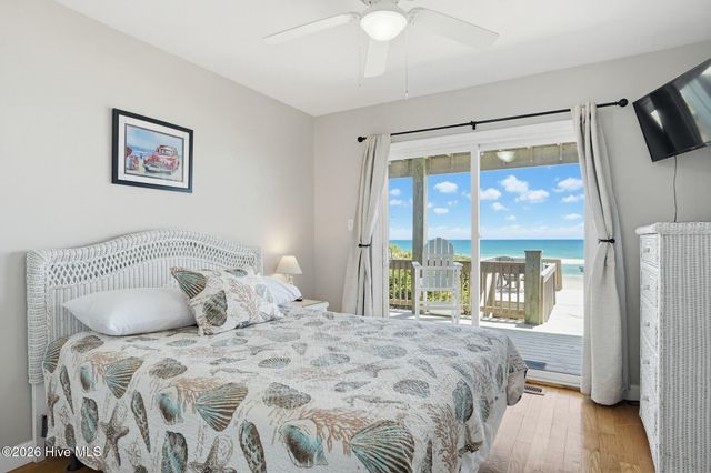 516 Ocean Drive, N Topsail Beach, NC 28460
