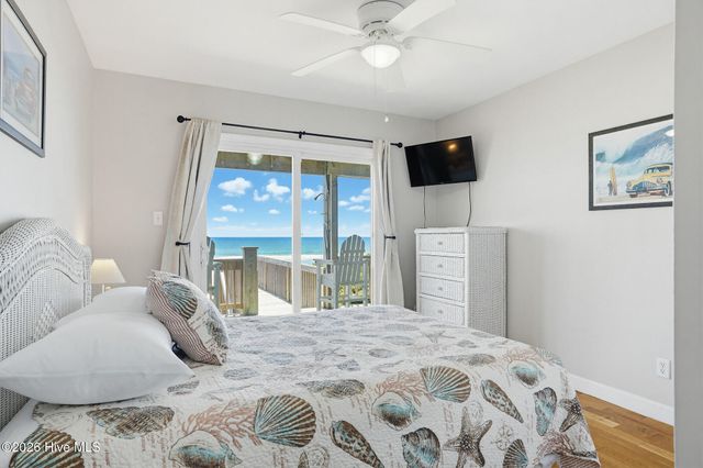 516 Ocean Drive, N Topsail Beach, NC 28460