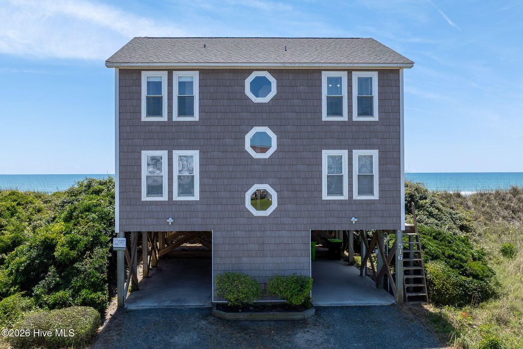 516 Ocean Drive, N Topsail Beach, NC 28460