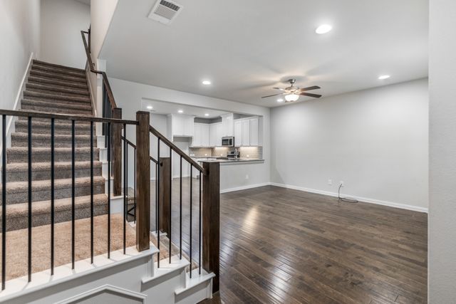 4018 Cascade Sky Drive, Arlington, TX 76005