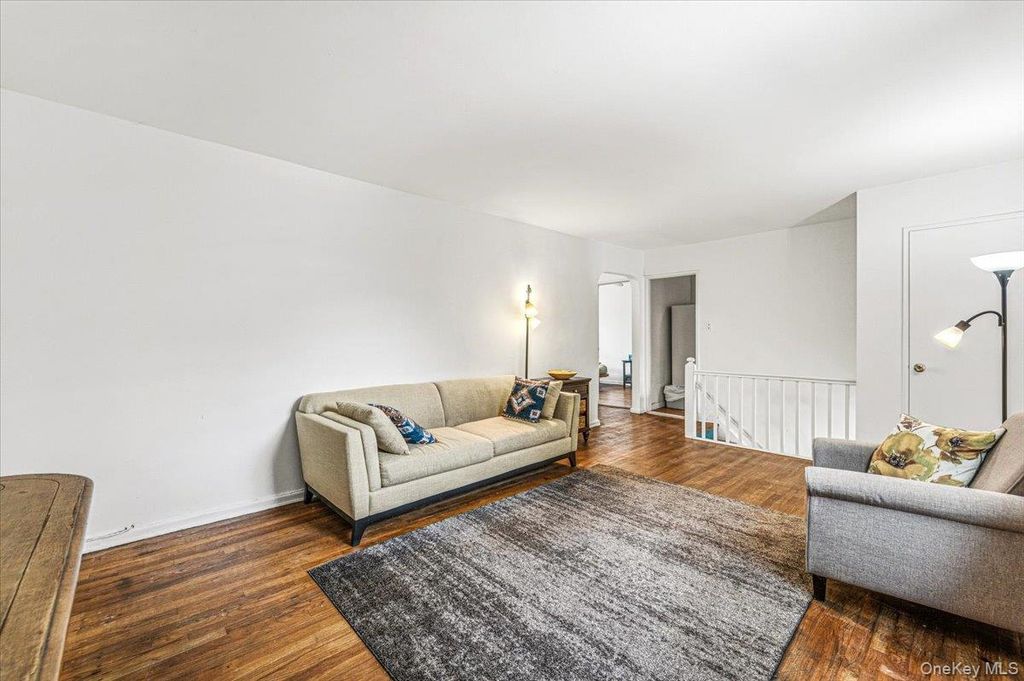 220-15 75th Avenue 86A2, Oakland Gardens, NY 11364 — photo 2