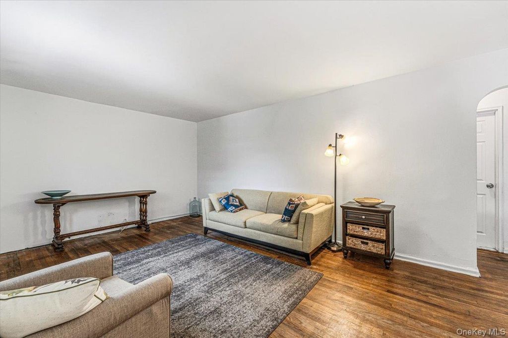 220-15 75th Avenue 86A2, Oakland Gardens, NY 11364 — photo 3