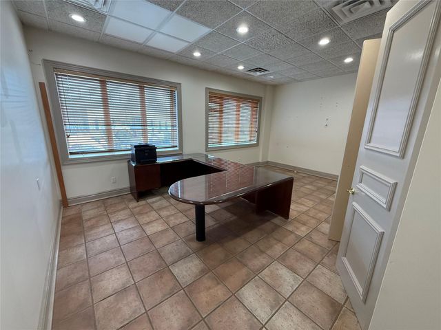480 Brown Ct, Oceanside, NY 11572