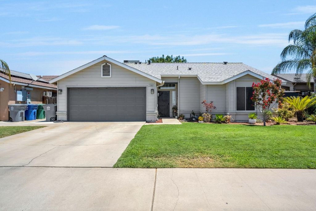 Image 1 of property listing at 2086 Mitchell Avenue, Selma, CA 93662