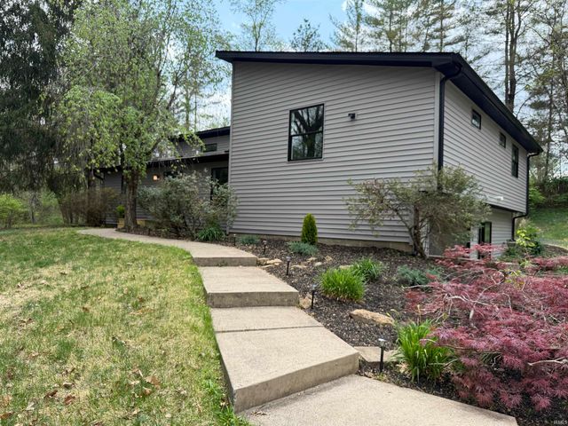 4620 S Woodbine Drive, Bloomington, IN 47403