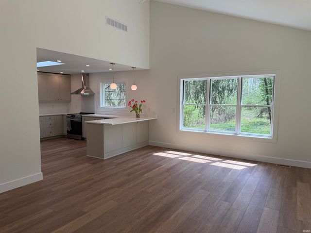 4620 S Woodbine Drive, Bloomington, IN 47403