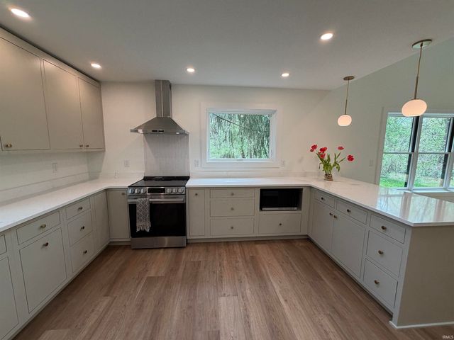 4620 S Woodbine Drive, Bloomington, IN 47403