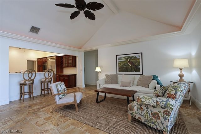 2201 Beacon LN, Naples, FL 34103