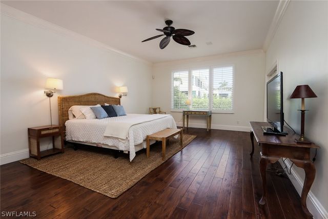 2201 Beacon LN, Naples, FL 34103