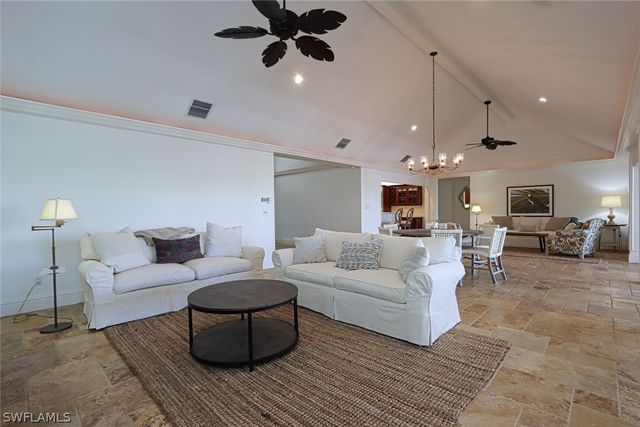 2201 Beacon LN, Naples, FL 34103