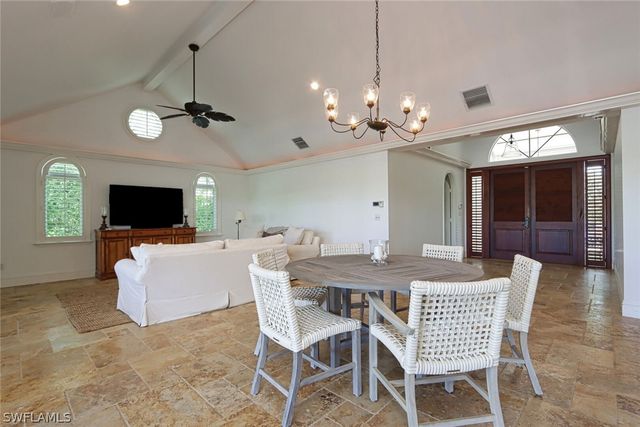 2201 Beacon LN, Naples, FL 34103