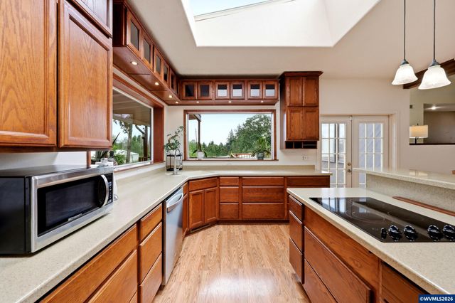 38597 Shady Oak Rd NE, Albany, OR 97322