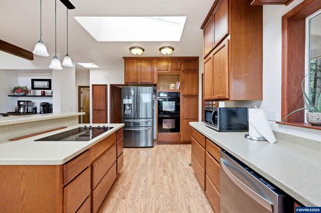 38597 Shady Oak Rd NE, Albany, OR 97322