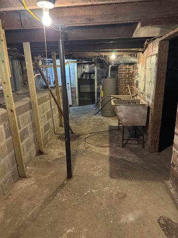 723 W 6th Street S, Newton, IA 50208