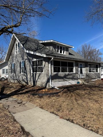 723 W 6th Street S, Newton, IA 50208