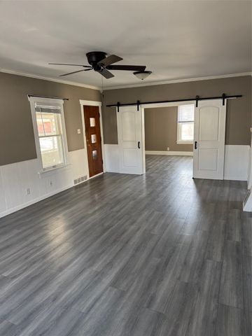 723 W 6th Street S, Newton, IA 50208