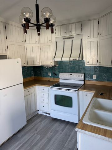 723 W 6th Street S, Newton, IA 50208