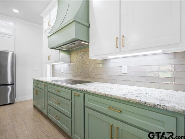 18171 W Lakeview Dr, Troup, TX 75789