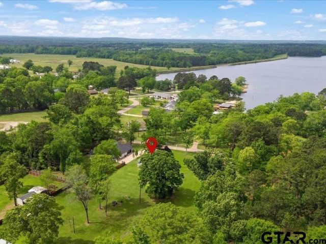 18171 W Lakeview Dr, Troup, TX 75789