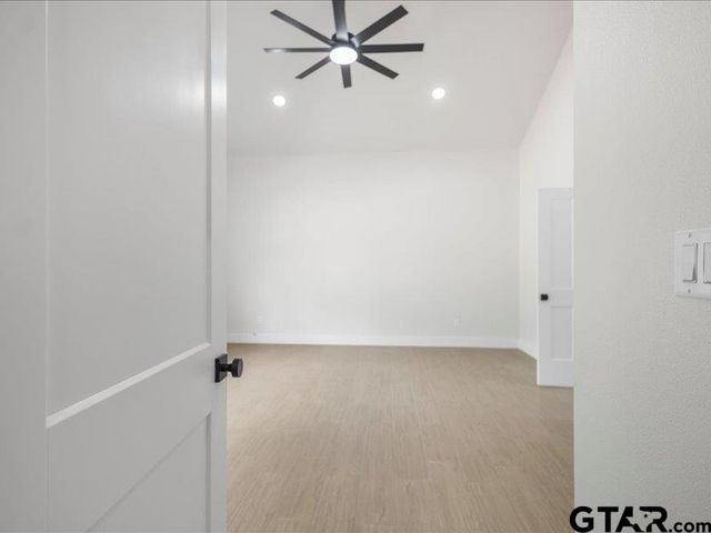 18171 W Lakeview Dr, Troup, TX 75789