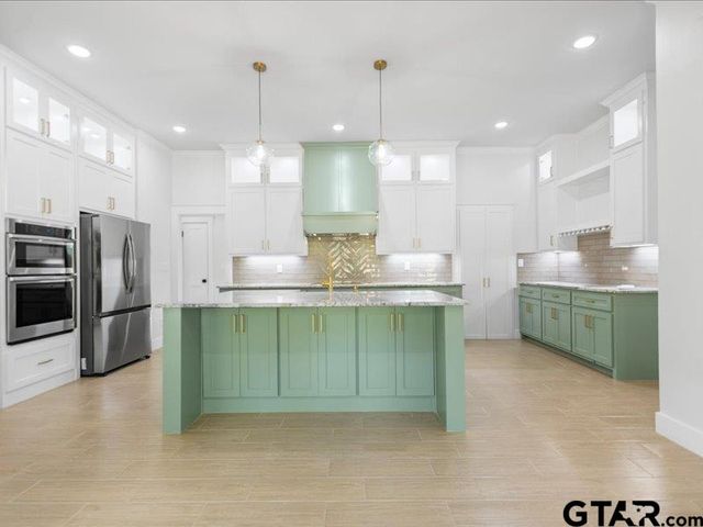 18171 W Lakeview Dr, Troup, TX 75789