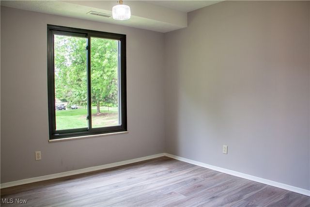 16475 Heather Lane S202, Middleburg Heights, OH 44130