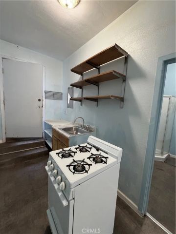 7815 S Western, Los Angeles, CA 90047