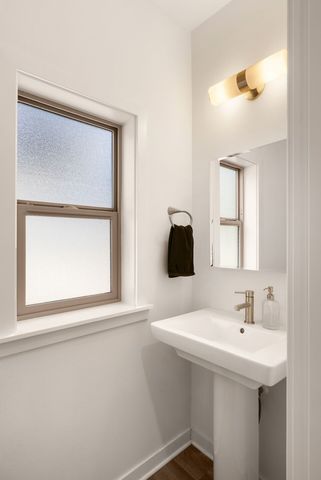 8704 42nd Avenue S, Seattle, WA 98118