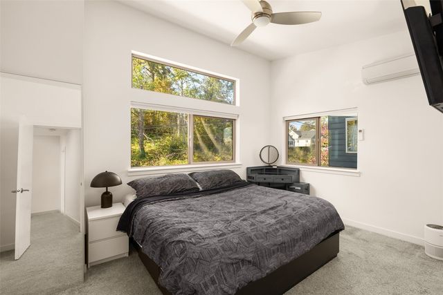 8704 42nd Avenue S, Seattle, WA 98118