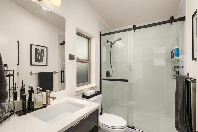 8704 42nd Avenue S, Seattle, WA 98118