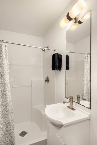 8704 42nd Avenue S, Seattle, WA 98118