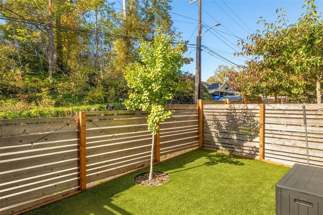 8704 42nd Avenue S, Seattle, WA 98118