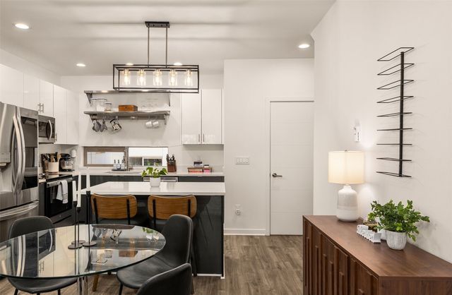8704 42nd Avenue S, Seattle, WA 98118