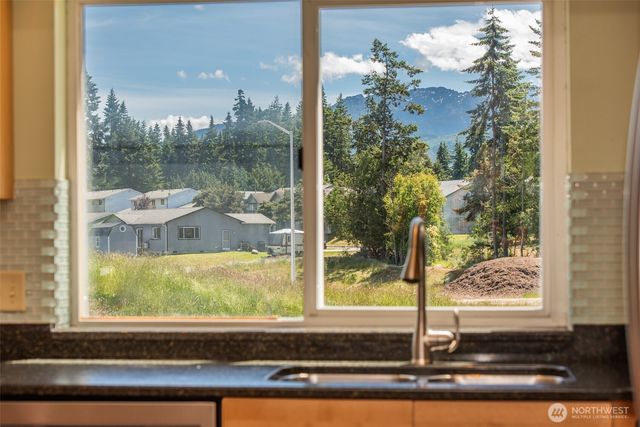 1419 S Pacific Vista, Port Angeles, WA 98363