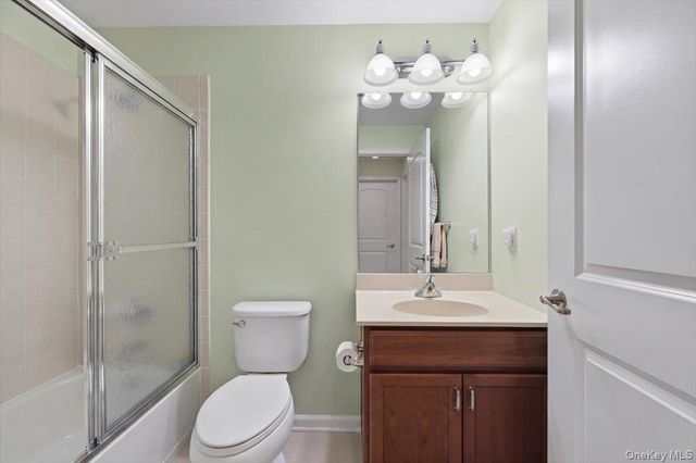 1707 Hawthorn Way, New Windsor, NY 12553