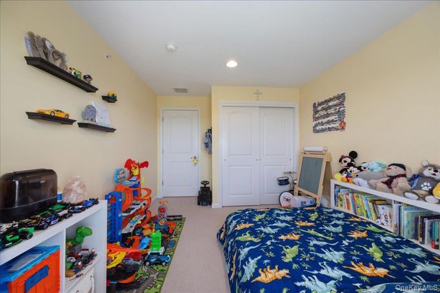 1707 Hawthorn Way, New Windsor, NY 12553
