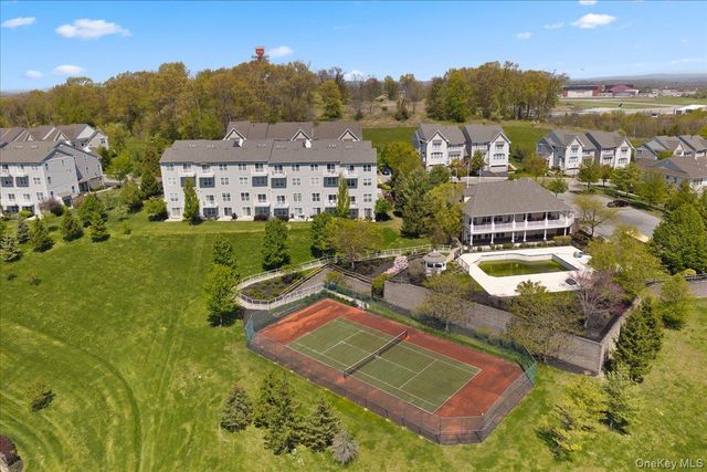 1707 Hawthorn Way, New Windsor, NY 12553