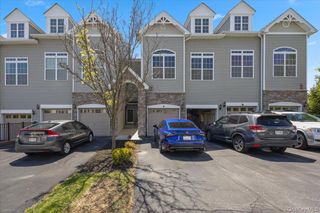 1707 Hawthorn Way, New Windsor, NY 12553