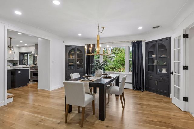 4808 Woodhill Way, Edina, MN 55424
