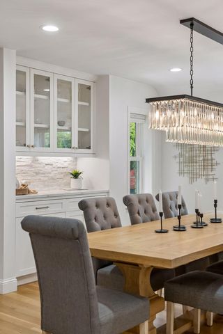 4808 Woodhill Way, Edina, MN 55424