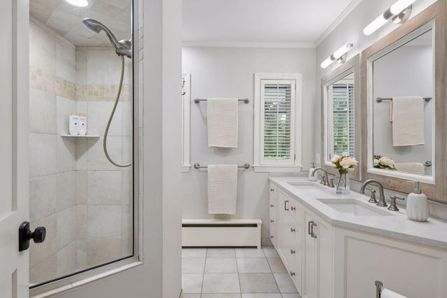 4808 Woodhill Way, Edina, MN 55424