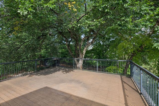4808 Woodhill Way, Edina, MN 55424