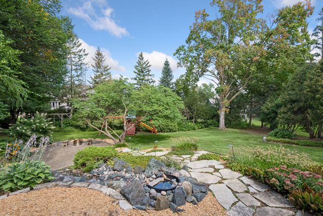 4808 Woodhill Way, Edina, MN 55424