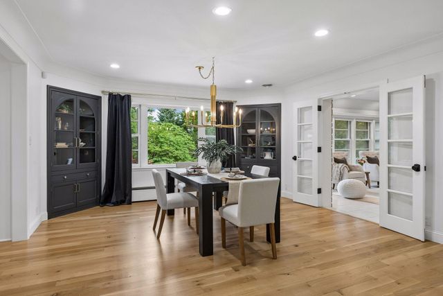 4808 Woodhill Way, Edina, MN 55424