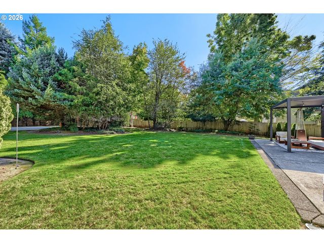 2132 Se DOUGLAS Pl, Gresham, OR 97080