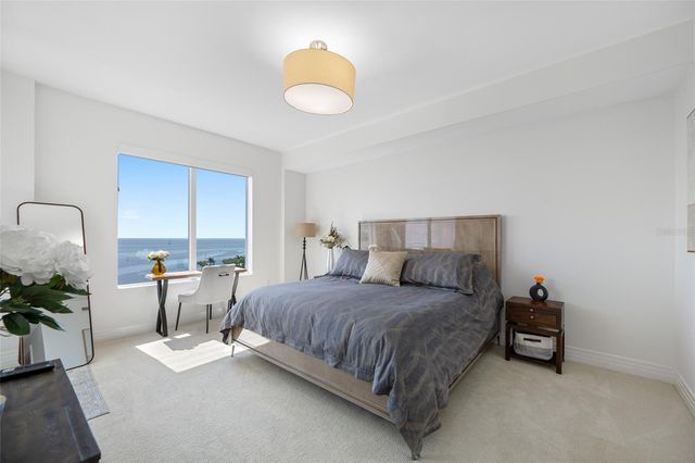 1325 SNELL ISLE BOULEVARD NE 810, St Petersburg, FL 33704