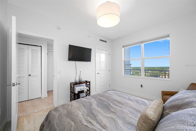 1325 SNELL ISLE BOULEVARD NE 810, St Petersburg, FL 33704