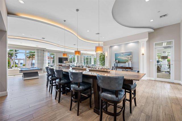 1325 SNELL ISLE BOULEVARD NE 810, St Petersburg, FL 33704