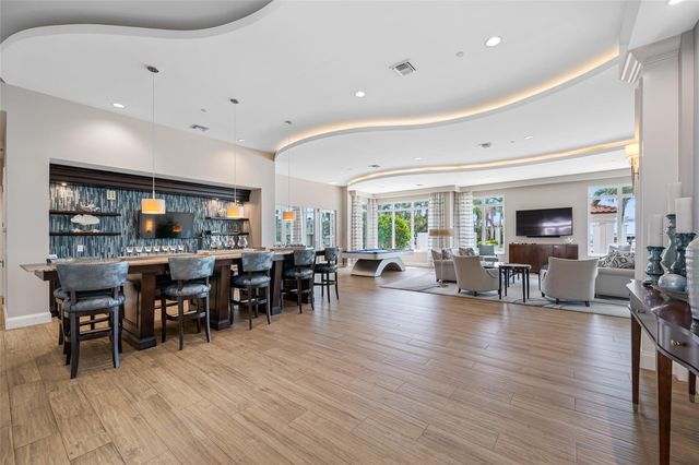 1325 SNELL ISLE BOULEVARD NE 810, St Petersburg, FL 33704