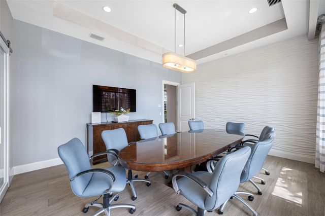 1325 SNELL ISLE BOULEVARD NE 810, St Petersburg, FL 33704